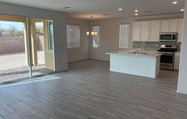 Short term rental of a single story close to the 215