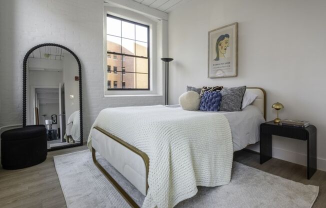 2 beds, 2 baths, 1,042 sqft, $2,700, Unit 604