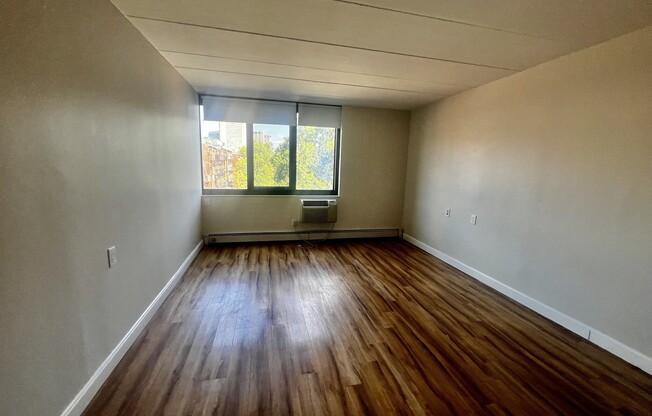 715 TREMONT