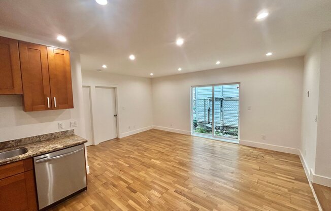 1381 REVERE AVE