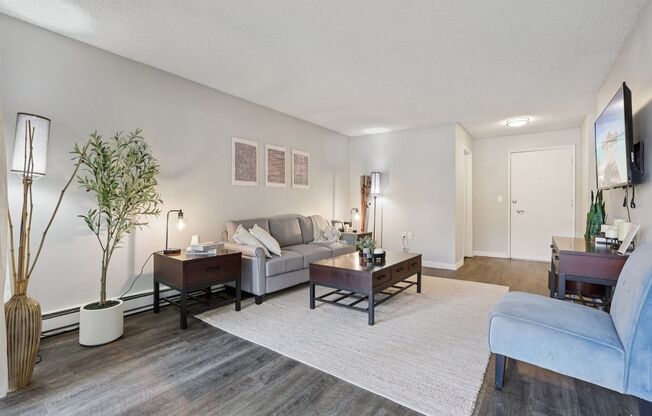 1 bed, 1 bath, 775 sqft, $2,149, Unit E107