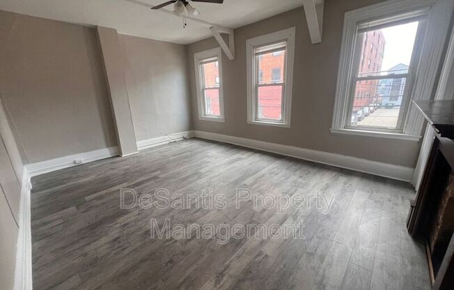 1815 LOCUST ST