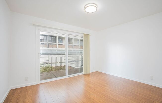 1 bed, 1 bath, $2,300, Unit Montecito Ave 137 - 203