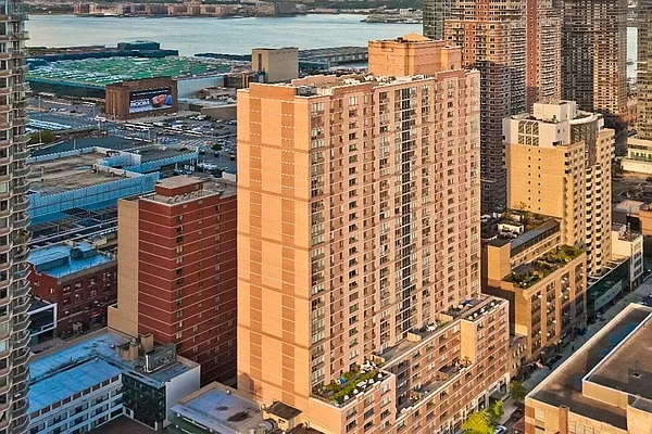 Studio, 1 bath, $3,925, Unit 12D