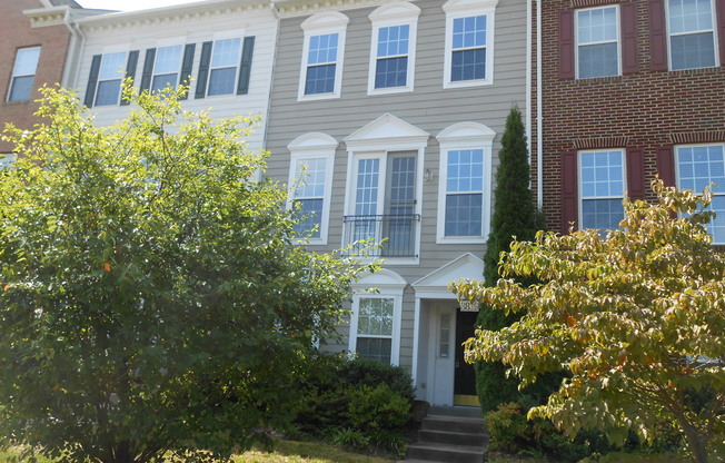 Three Bedroom Townhouse on Sugarloaf Parkway for $2600.00 a month