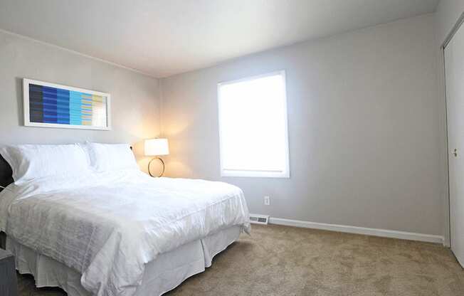 bedroom at Williamsburg Way Apartments