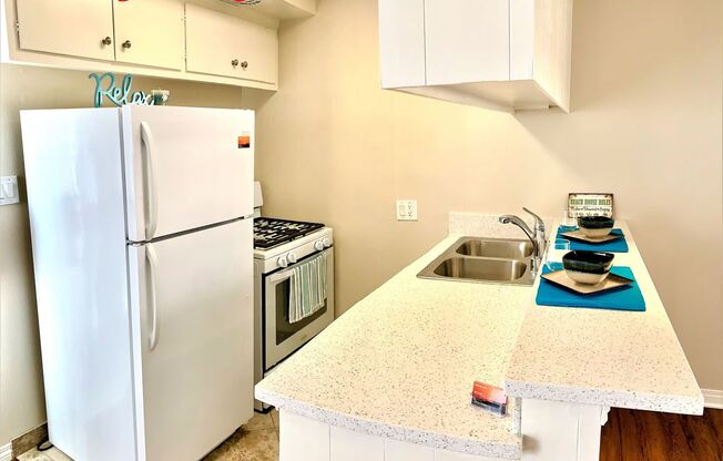 1 bed, 1 bath, 550 sqft, $2,350, Unit A04