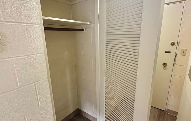 Studio, 1 bath, 302 sqft, $1,100, Unit 302