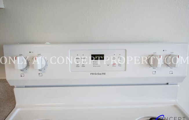 2 beds, 1 bath, 810 sqft, $1,299, Unit 95