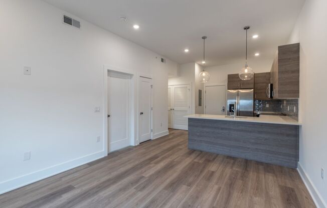 1 bed, 1 bath, 650 sqft, $1,524, Unit 402