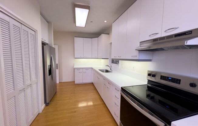 A Secluded 3 bedroom / 3 Bathroom house in the area of Punchbowl. 2000 Square Feet