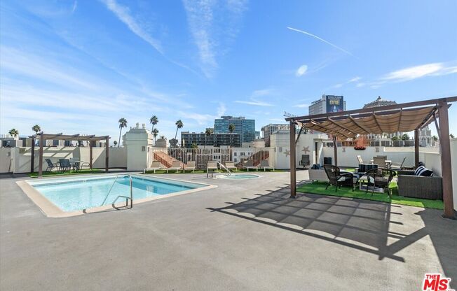 1 bed, 1 bath, 659 sqft, $1,975, Unit 327