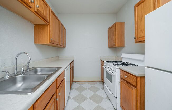 Studio, 1 bath, 593 sqft, $765, Unit 25