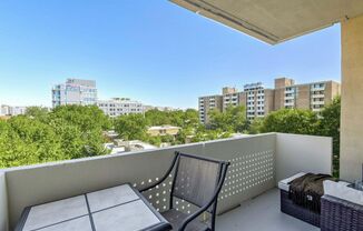 2 beds, 1 bath, $2,499, Unit Unit 414N