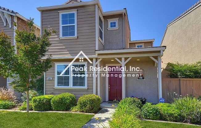 Updated 3 bd/3 ba House in Rancho Cordova with 2 Car Garage!