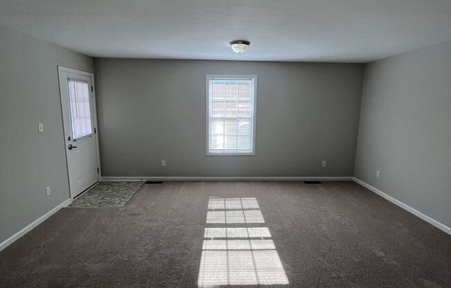 3 beds, 2 baths, $1,000, Unit 367D