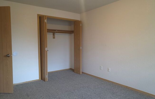 2 beds, 1 bath, 875 sqft, $1,295, Unit 127-78