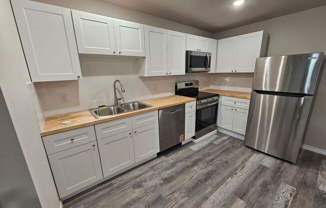 Studio, 1 bath, 400 sqft, $799, Unit 37