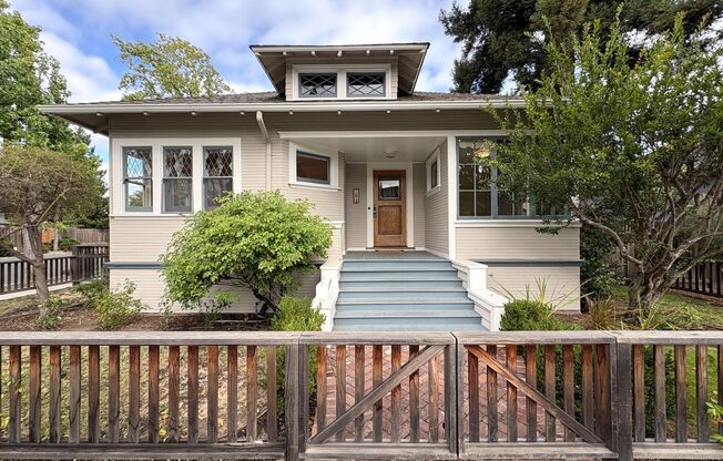 Charming Craftsman Style Home for Rent in Walking Distance to Downtown Palo Alto
