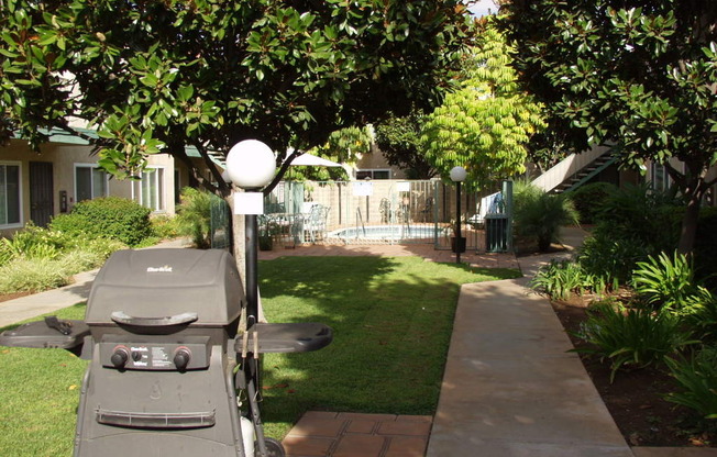 2 beds, 1 bath, 832 sqft, $1,975, Unit 105