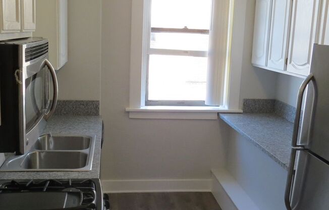 Downtown Oasis - Move In Ready!!! $250.00 Move in credit