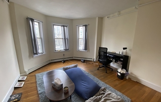 712 COMMONWEALTH AVE