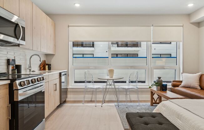 Studio, 1 bath, 398 sqft, $1,440, Unit Unit 408