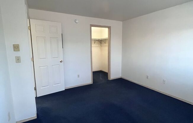 2 beds, 1 bath, 750 sqft, $895, Unit 04