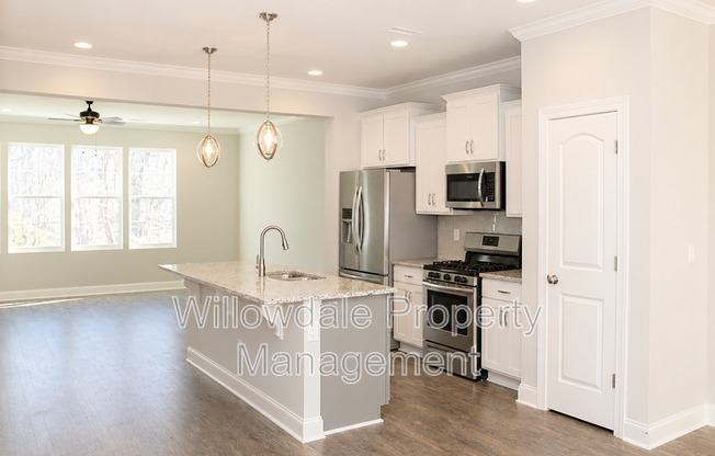 904 LAUREL GATE DR