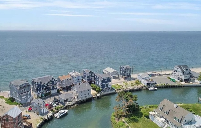 2155 Fairfield Beach Rd