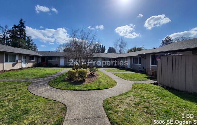2BD I 1BA Apartment - Near Woodstock!