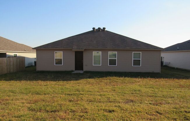 4 beds, 2 baths, $1,595