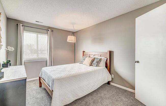 2 beds, 1 bath, 860 sqft, $1,154