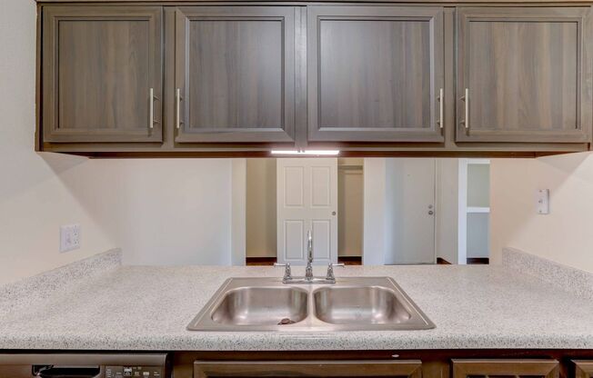 2 beds, 1 bath, 820 sqft, $1,575, Unit 08-301