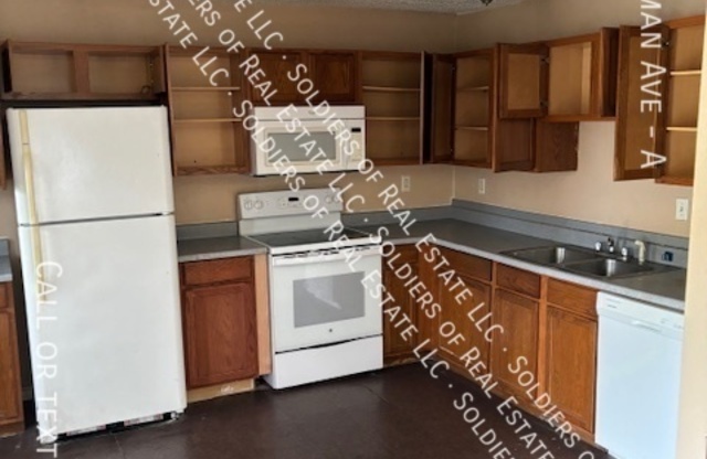 205 W VARDEMAN AVE
