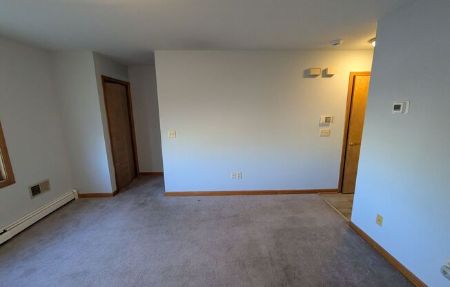 2 beds, 1.5 baths, 1,500 sqft, $2,000, Unit Townhouse - 998-16