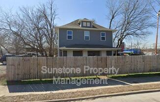1306 E 2 ST