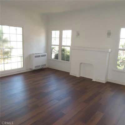 2 beds, 1 bath, 600 sqft, $2,400