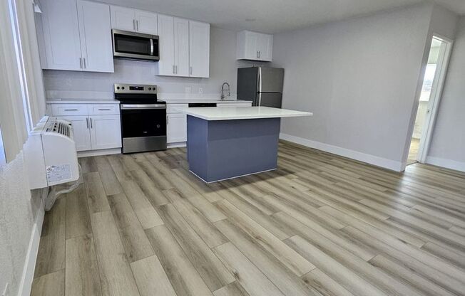2 beds, 2 baths, 550 sqft, $1,395, Unit 206