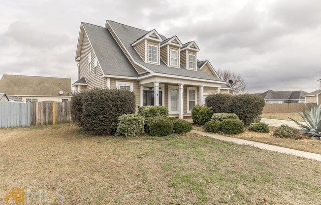 302 MEYERS LK DR