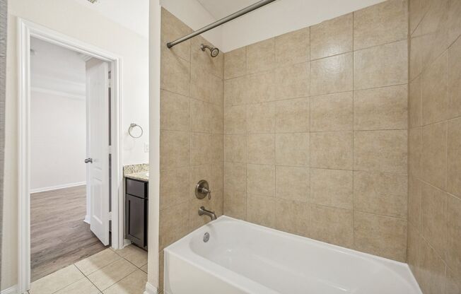2 beds, 1 bath, 710 sqft, $1,495, Unit 03