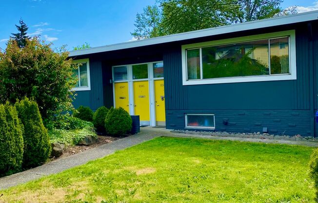 Amazing large 2-bedroom 1 bathroom Apartment. Washer/Dryer in Unit. Private larger balcony.