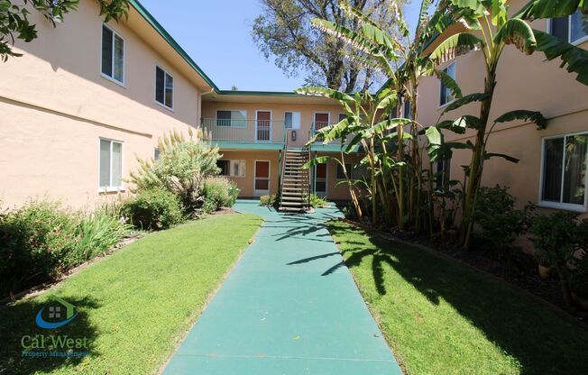 $1895 - 1 Bed/1 Bath Upstairs Apt. Near Downtown SJ, 1/2 Block from Lightrail