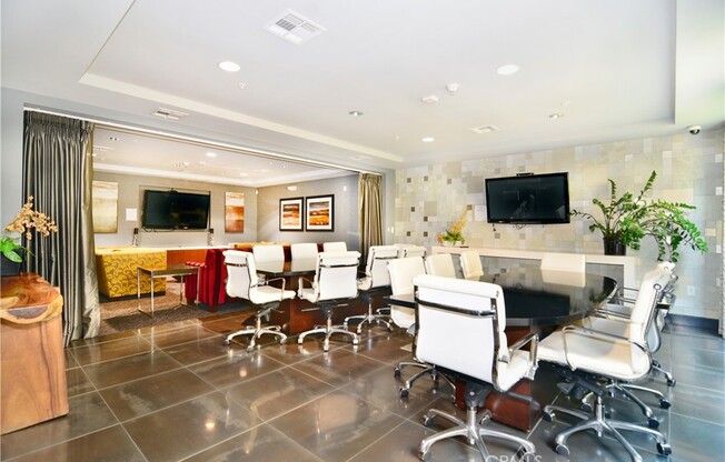 3 beds, 2.5 baths, 1,490 sqft, $4,500, Unit 231