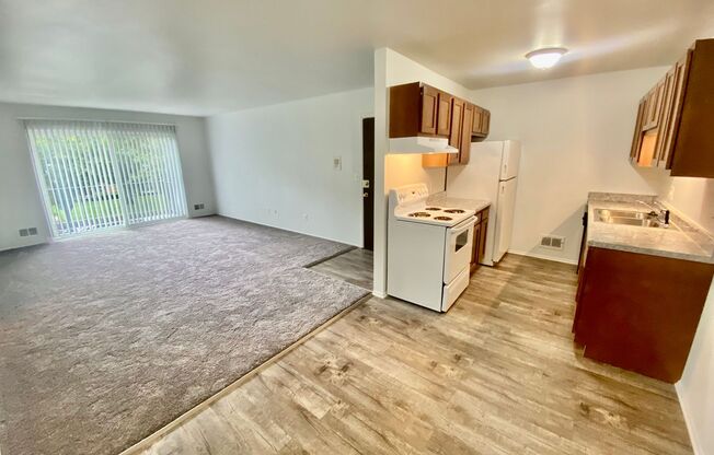 2 beds, 1 bath, 850 sqft, $1,345, Unit 907