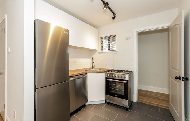 755 Saint Charles Avenue Northeast - 05