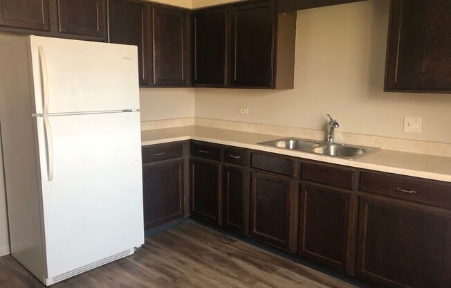 2 beds, 1 bath, 900 sqft, $1,650