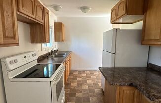 2 beds, 1 bath, $995, Unit 810