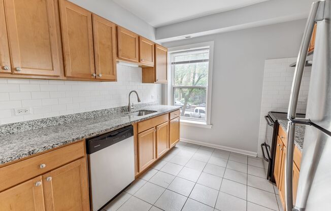 3 beds, 1 bath, 632 sqft, $2,450, Unit 1460-110