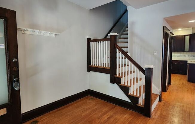 Long Realty & Property Management - Wonderful City Park Townhome